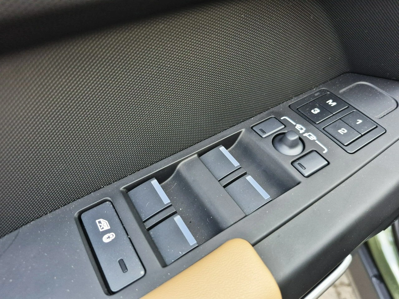 Land Rover Defender - Zdjęcie 24