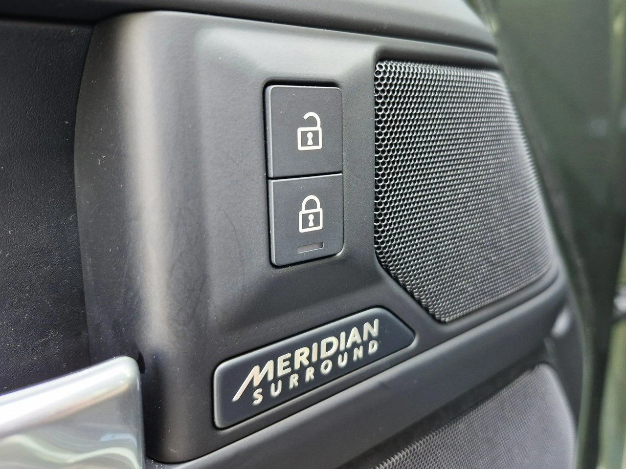 Land Rover Defender - Zdjęcie 25