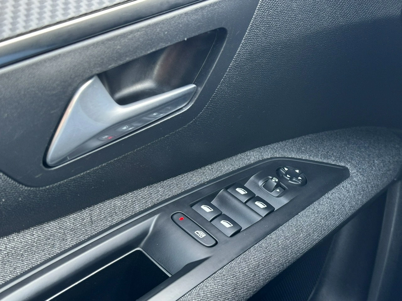 Peugeot 5008 - Zdjęcie 32