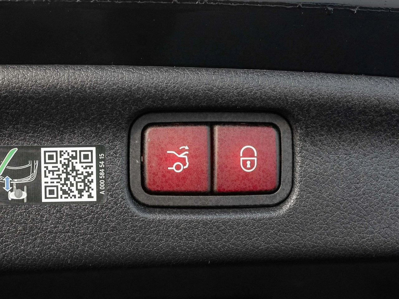 Mercedes C 300 - Zdjęcie 24