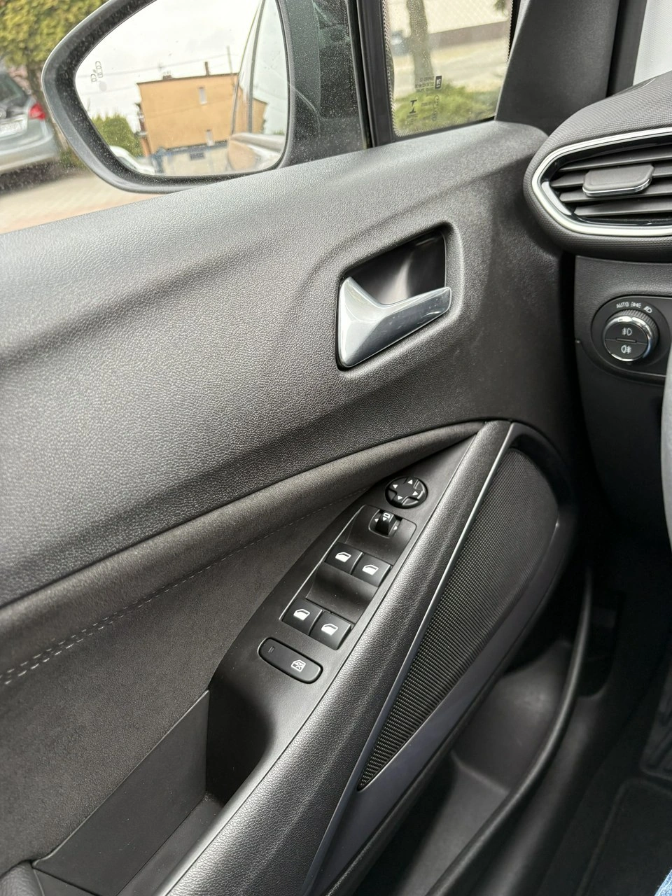 Opel Crossland X - Zdjęcie 22