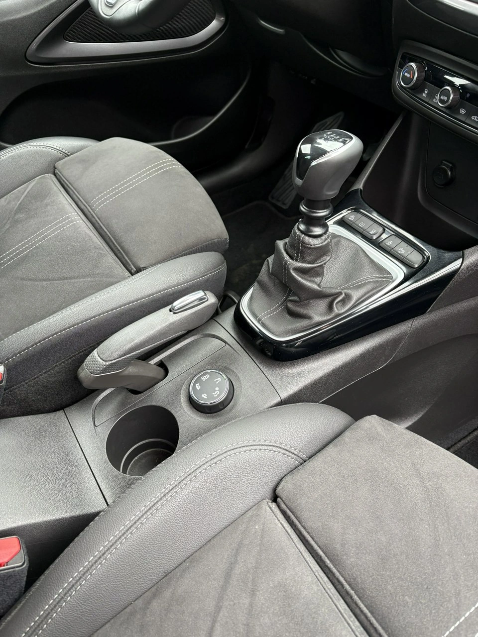 Opel Crossland X - Zdjęcie 23