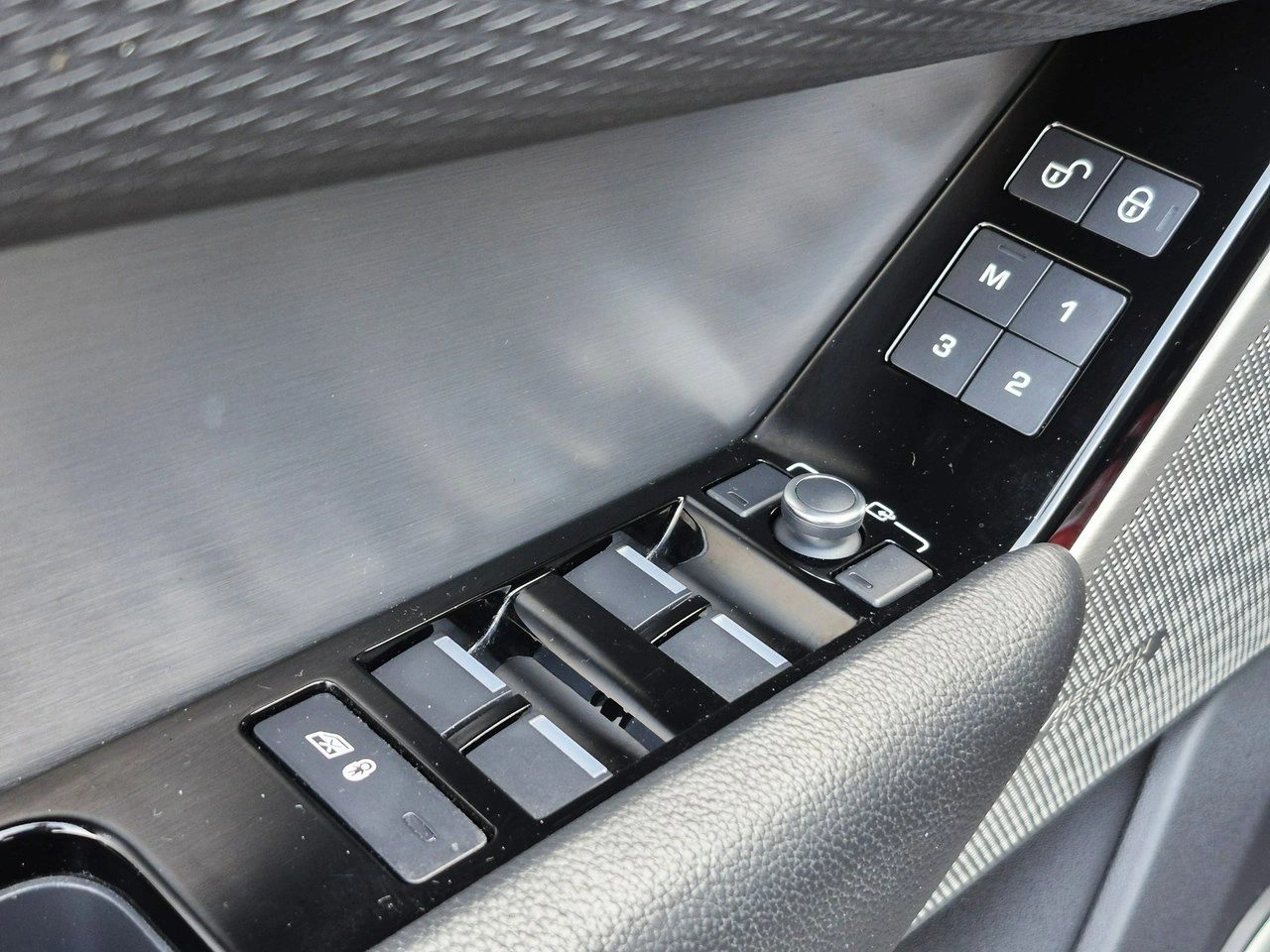 Land Rover Range Rover Velar - Zdjęcie 15