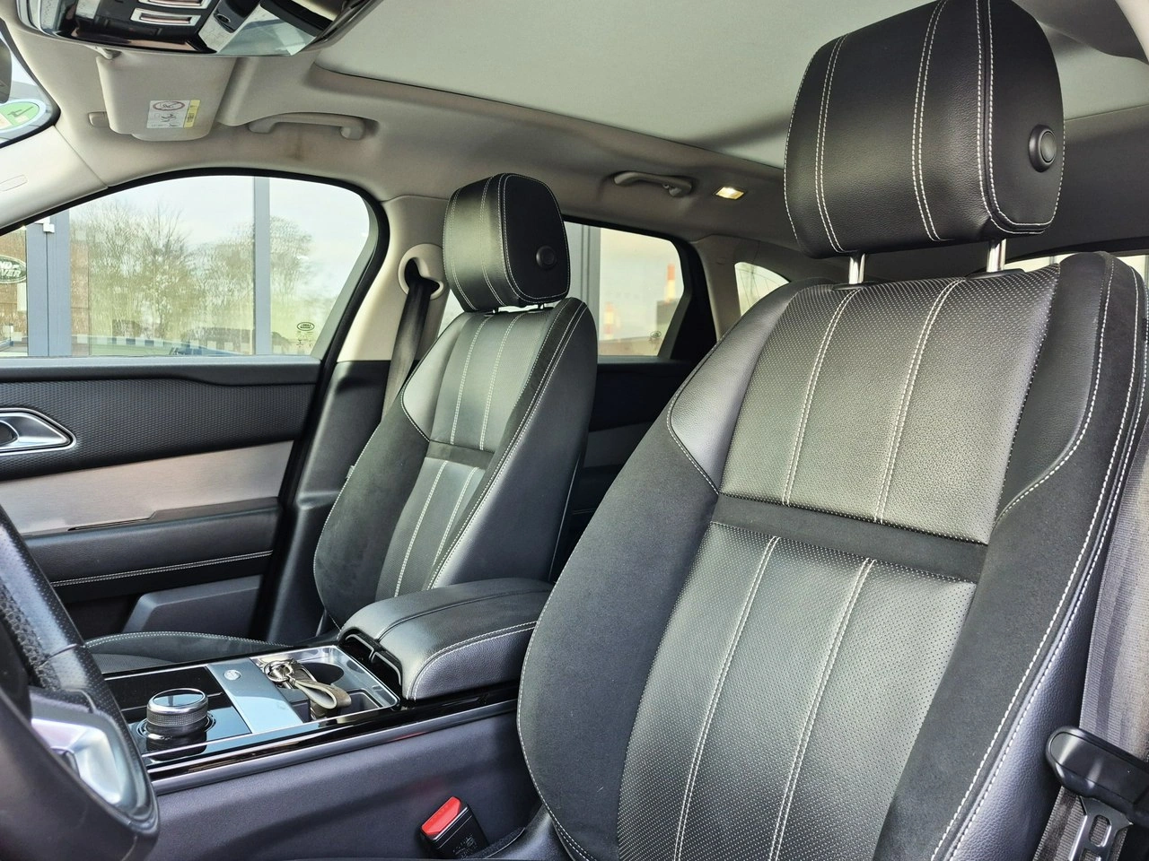 Land Rover Range Rover Velar - Zdjęcie 18