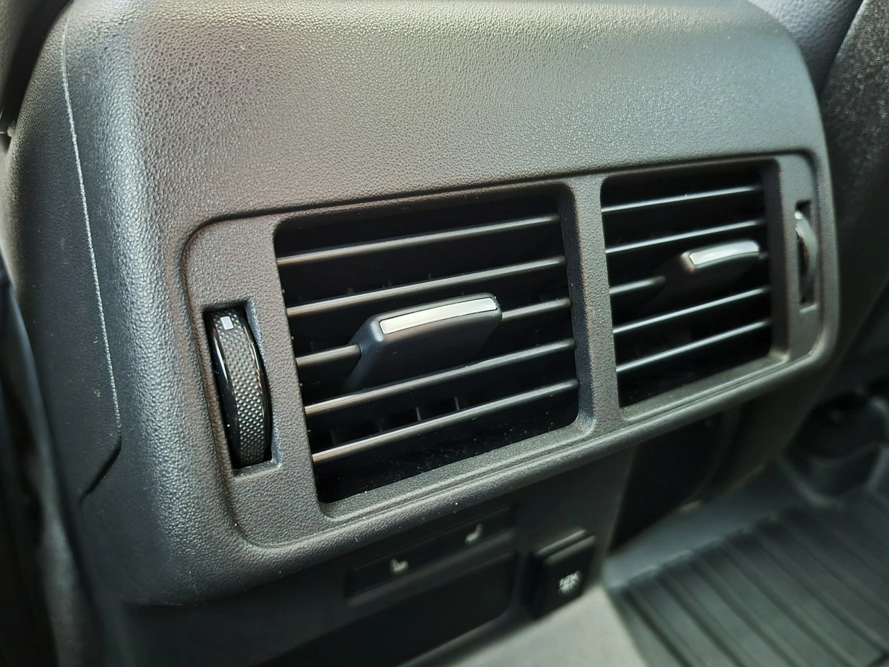 Land Rover Range Rover Velar - Zdjęcie 23