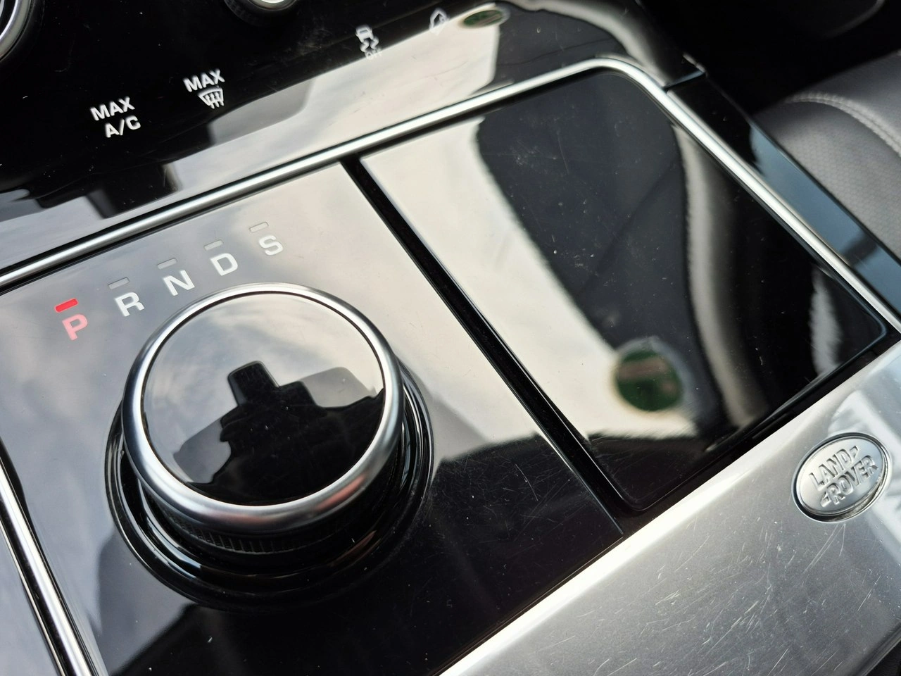 Land Rover Range Rover Velar - Zdjęcie 35