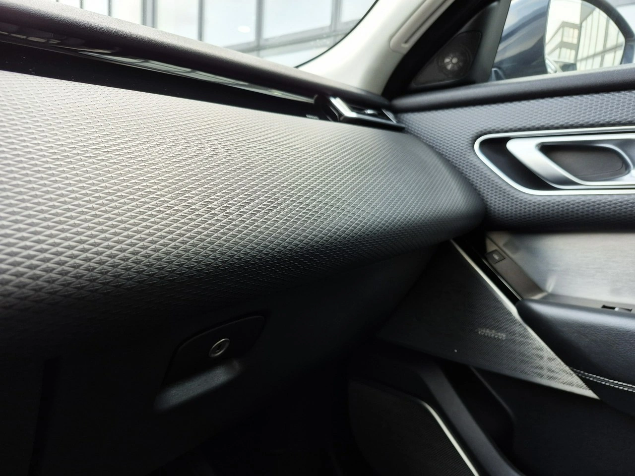 Land Rover Range Rover Velar - Zdjęcie 37