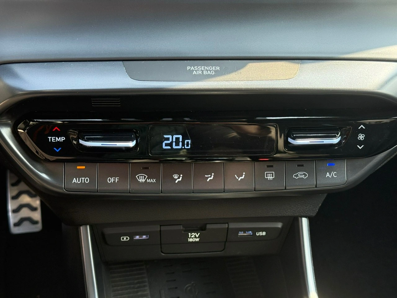 Hyundai i20 - Zdjęcie 27