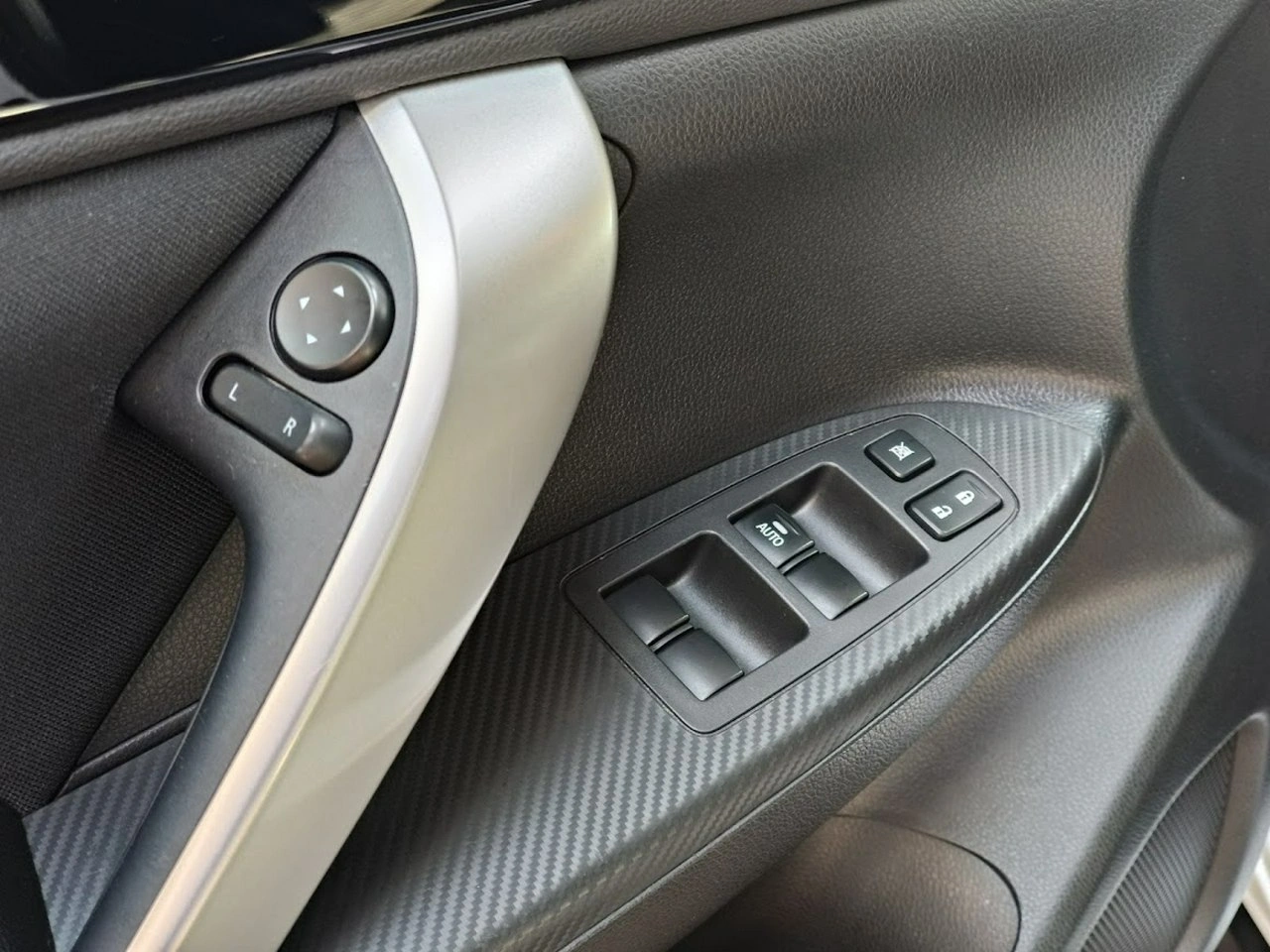 Mitsubishi Eclipse Cross - Zdjęcie 14