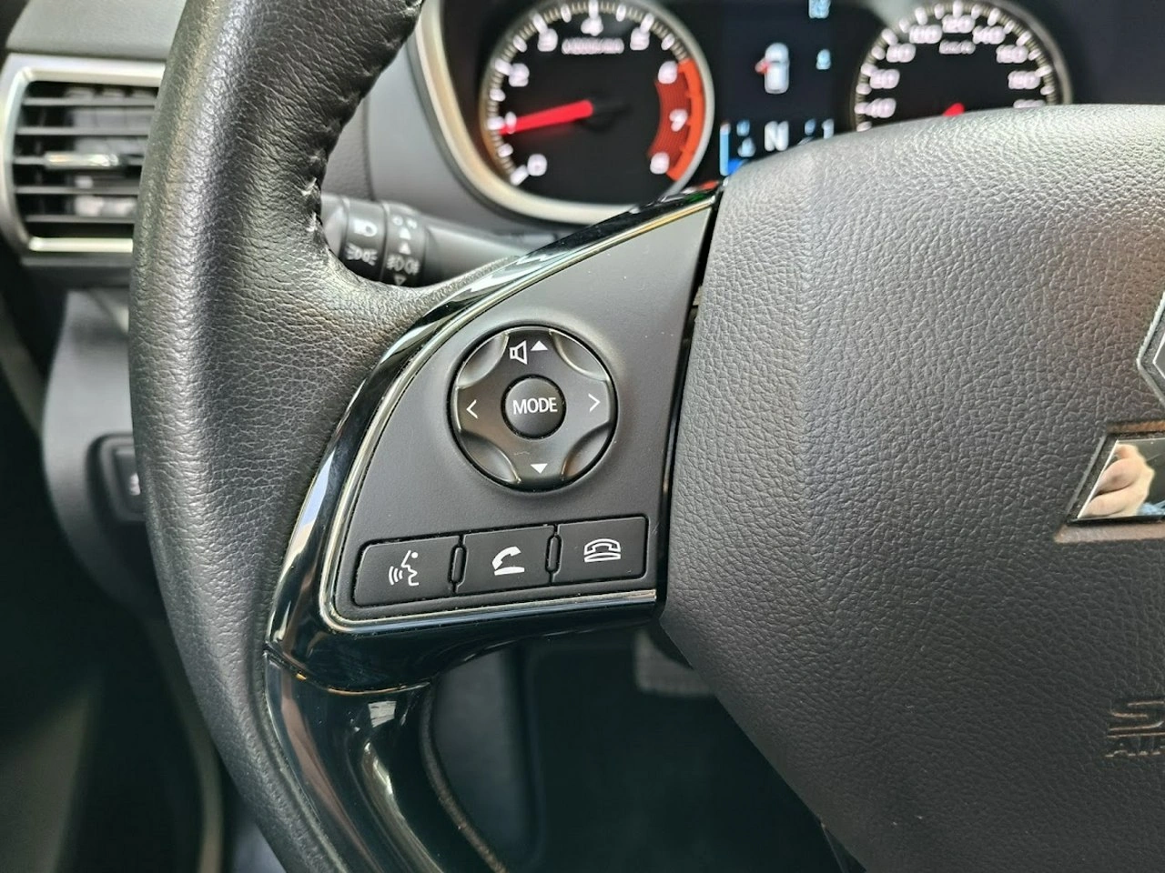 Mitsubishi Eclipse Cross - Zdjęcie 17