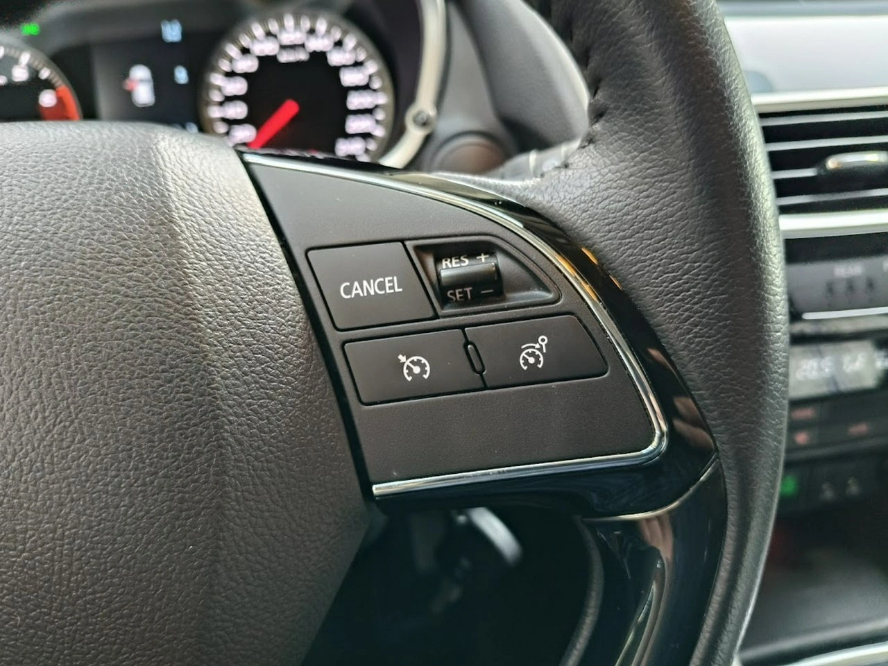 Mitsubishi Eclipse Cross - Zdjęcie 19