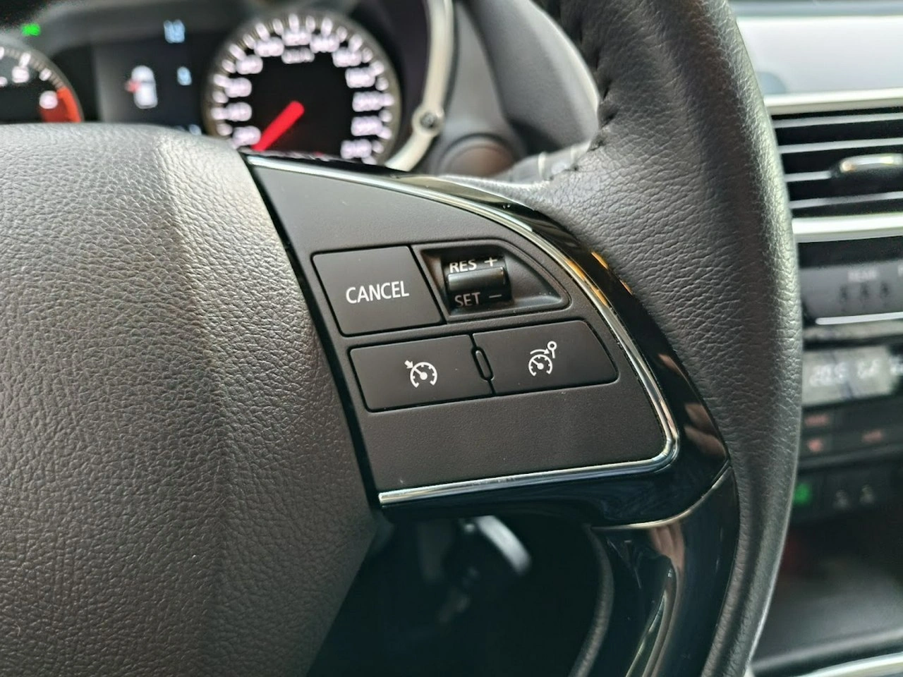 Mitsubishi Eclipse Cross - Zdjęcie 19
