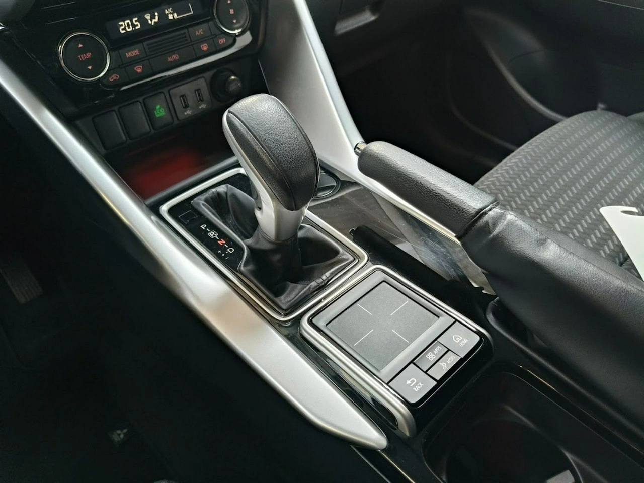 Mitsubishi Eclipse Cross - Zdjęcie 25