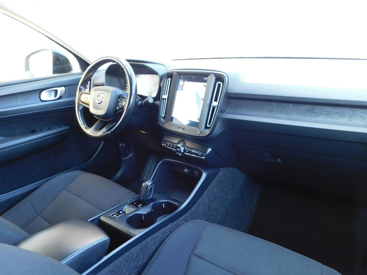 Volvo XC 40 - Zdjęcie 13