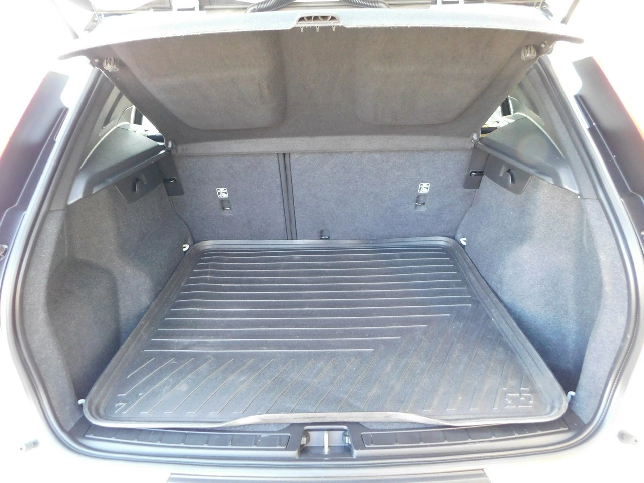 Volvo XC 40 - Zdjęcie 16