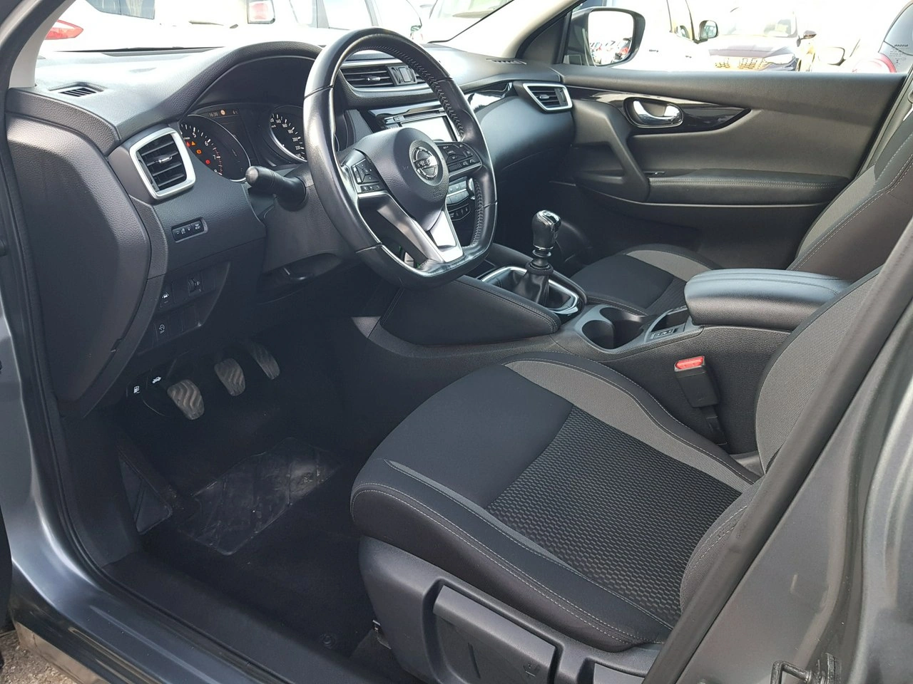 Nissan Qashqai - Zdjęcie 9