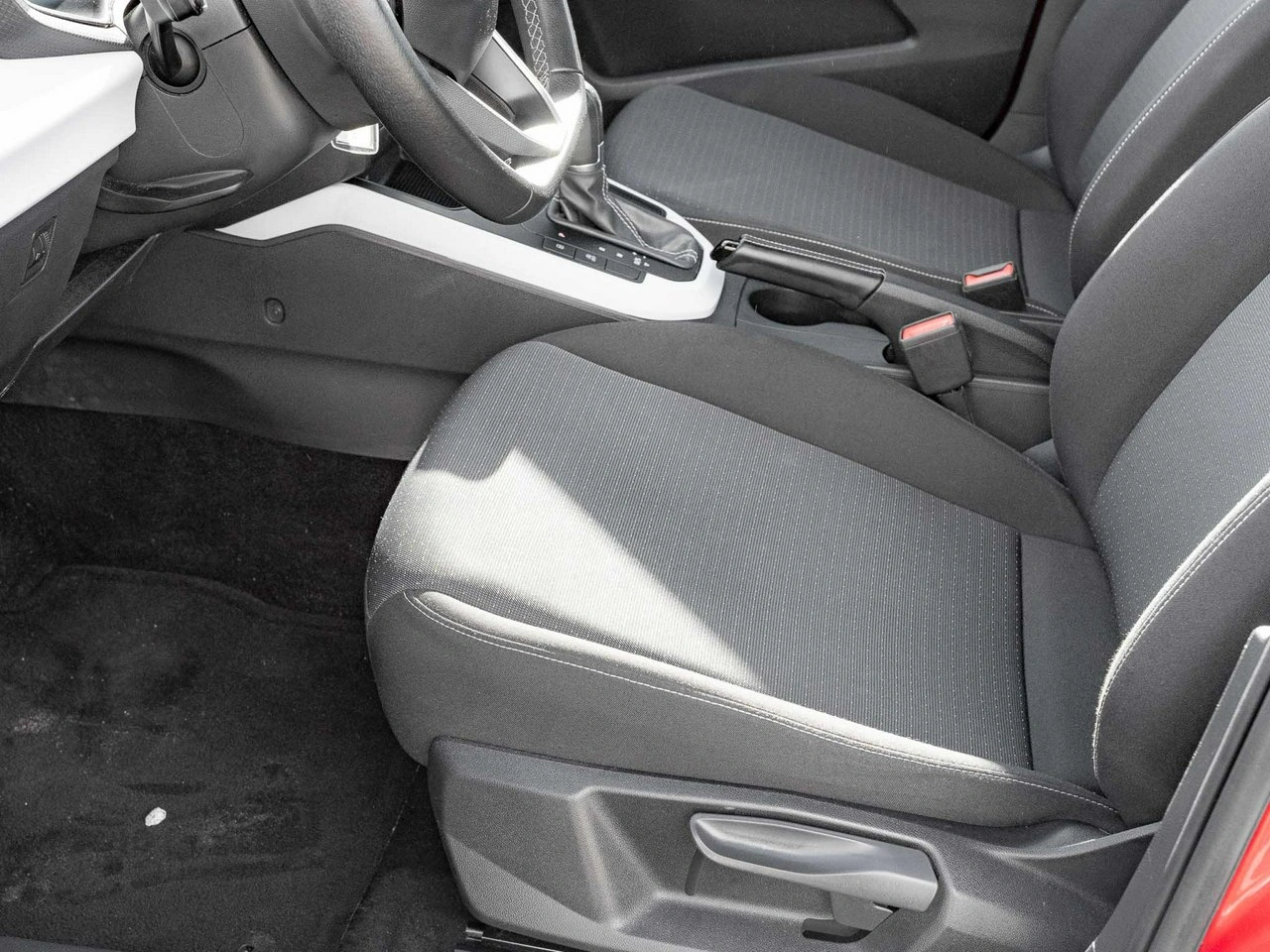 Seat Arona - Zdjęcie 11