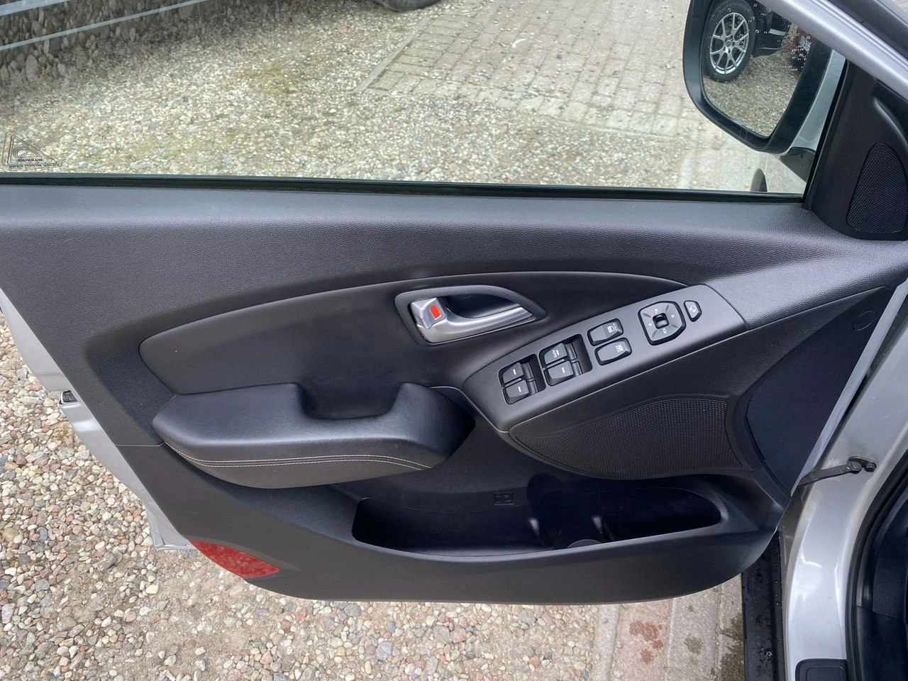 Hyundai ix35 - Zdjęcie 32