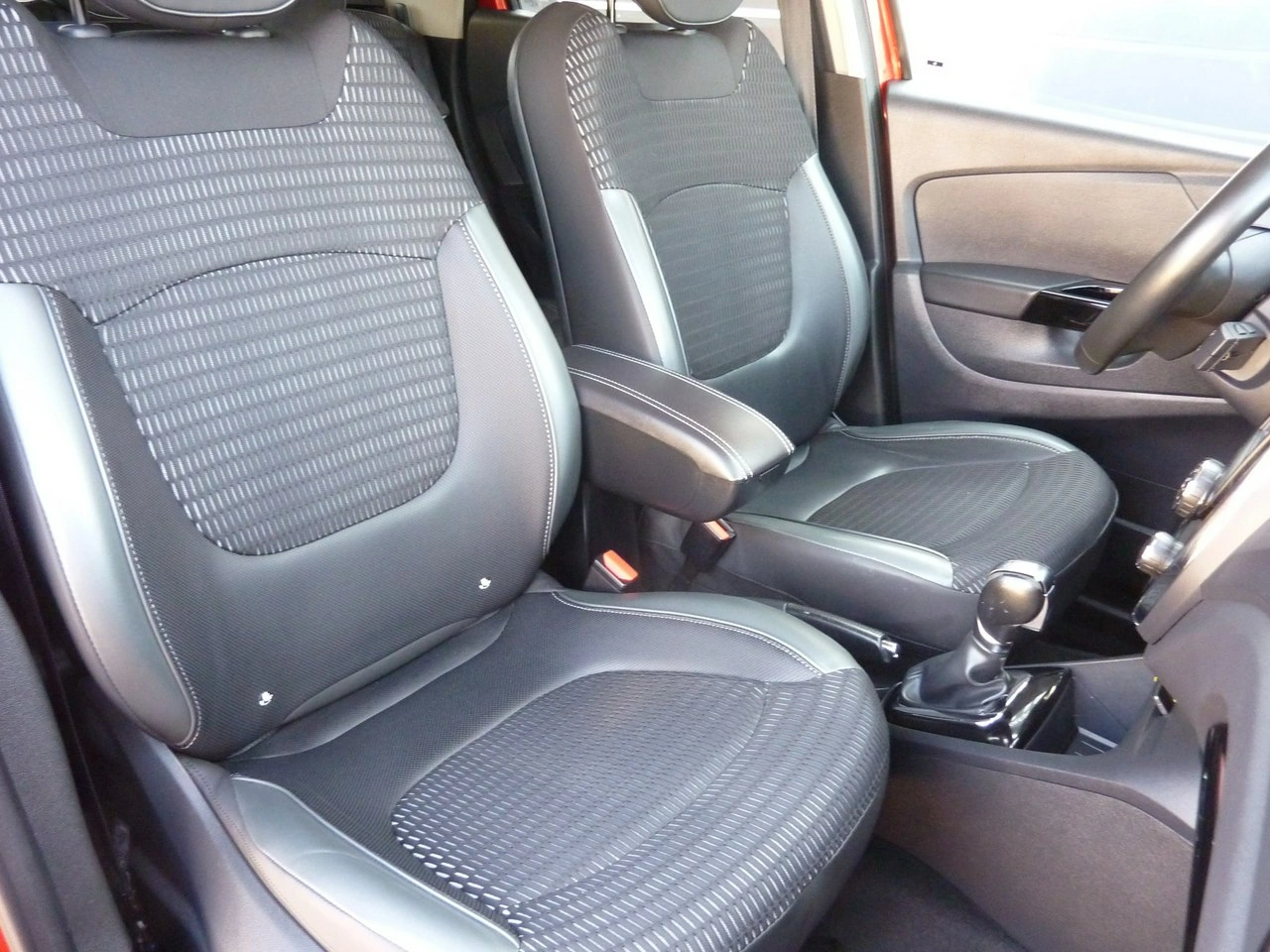 Renault Captur - Zdjęcie 15