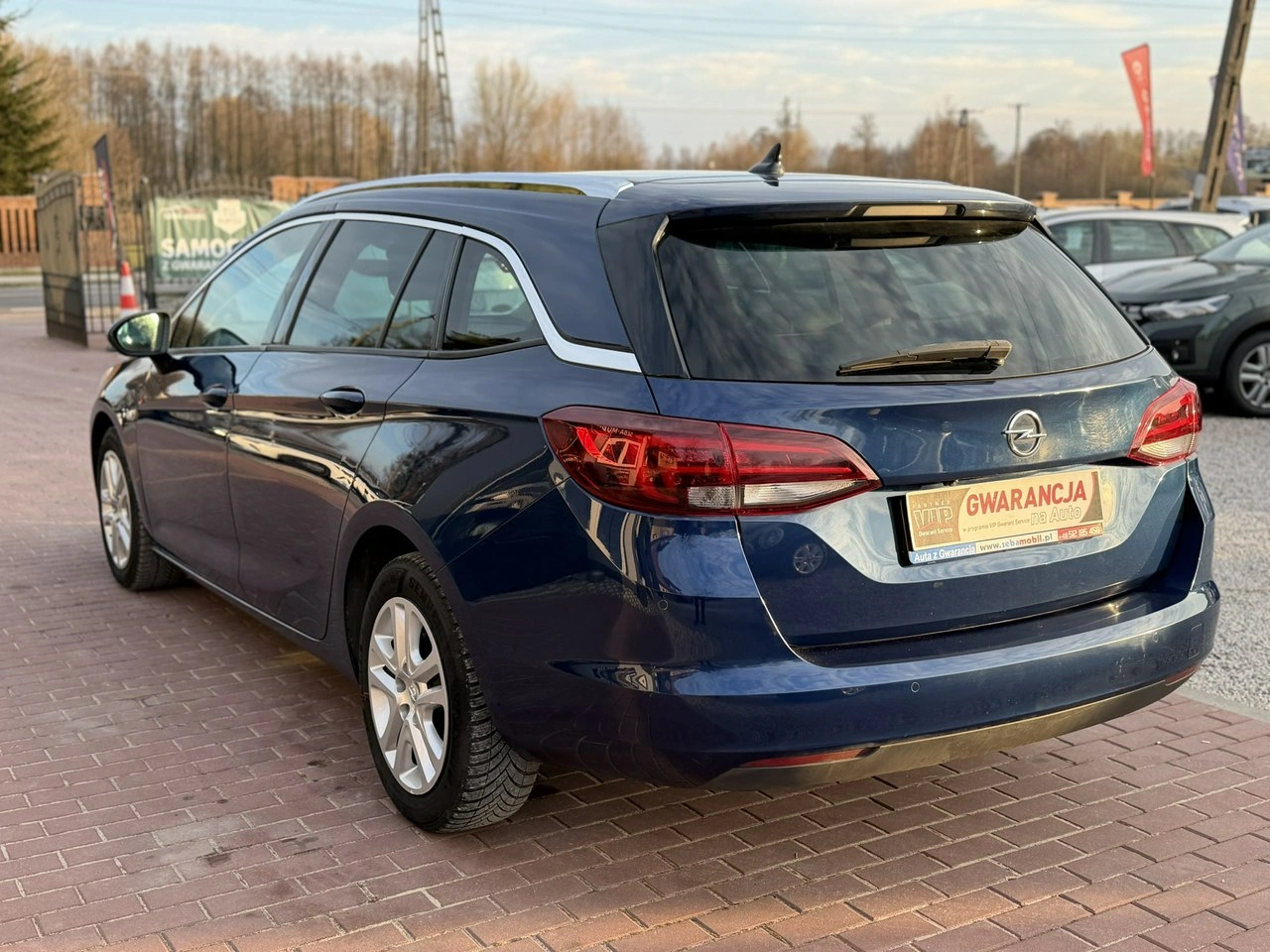 Opel Astra Sports Tourer - Zdjęcie 9