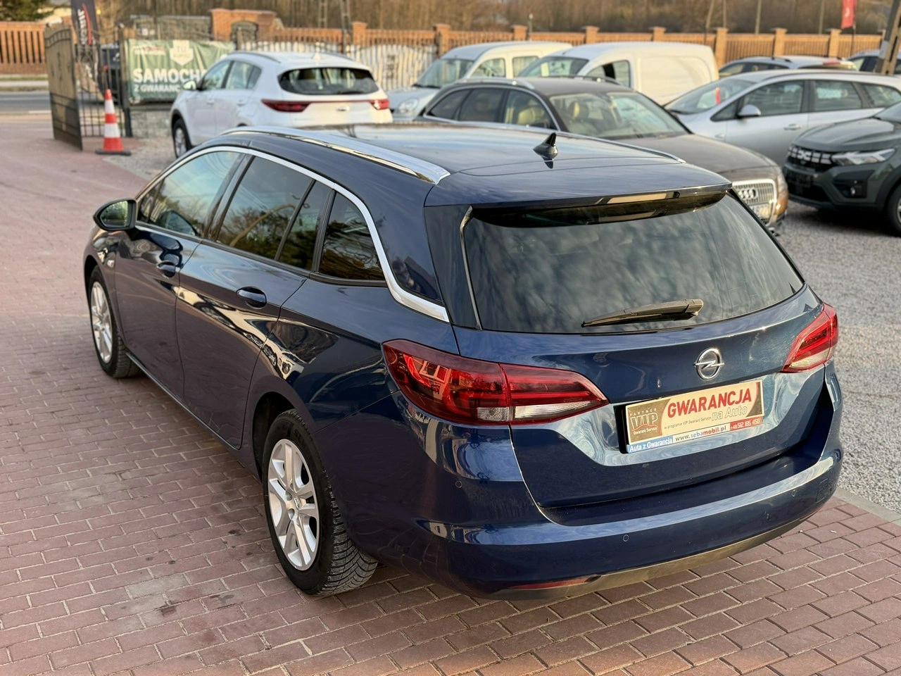 Opel Astra Sports Tourer - Zdjęcie 10