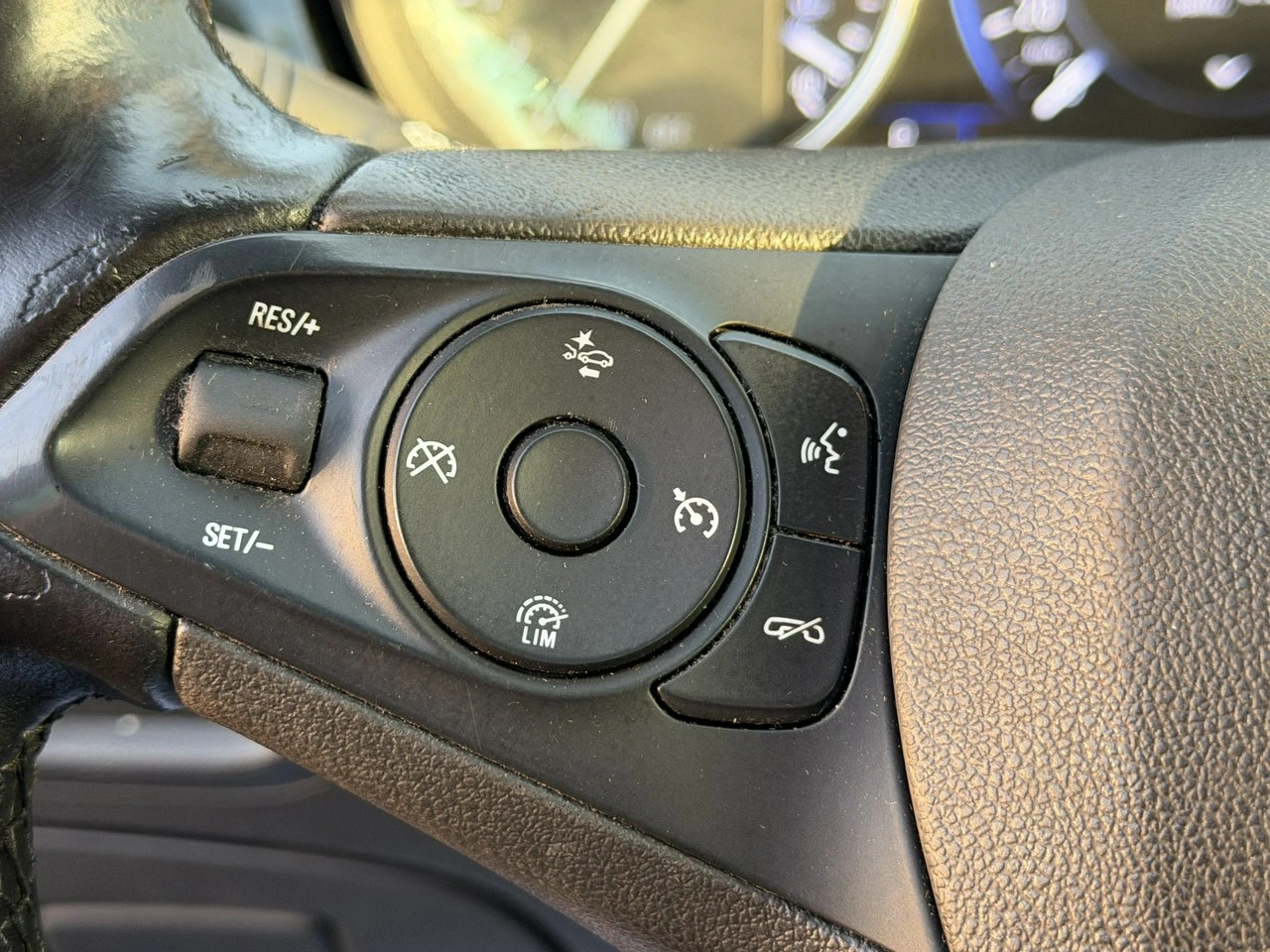 Opel Astra Sports Tourer - Zdjęcie 16