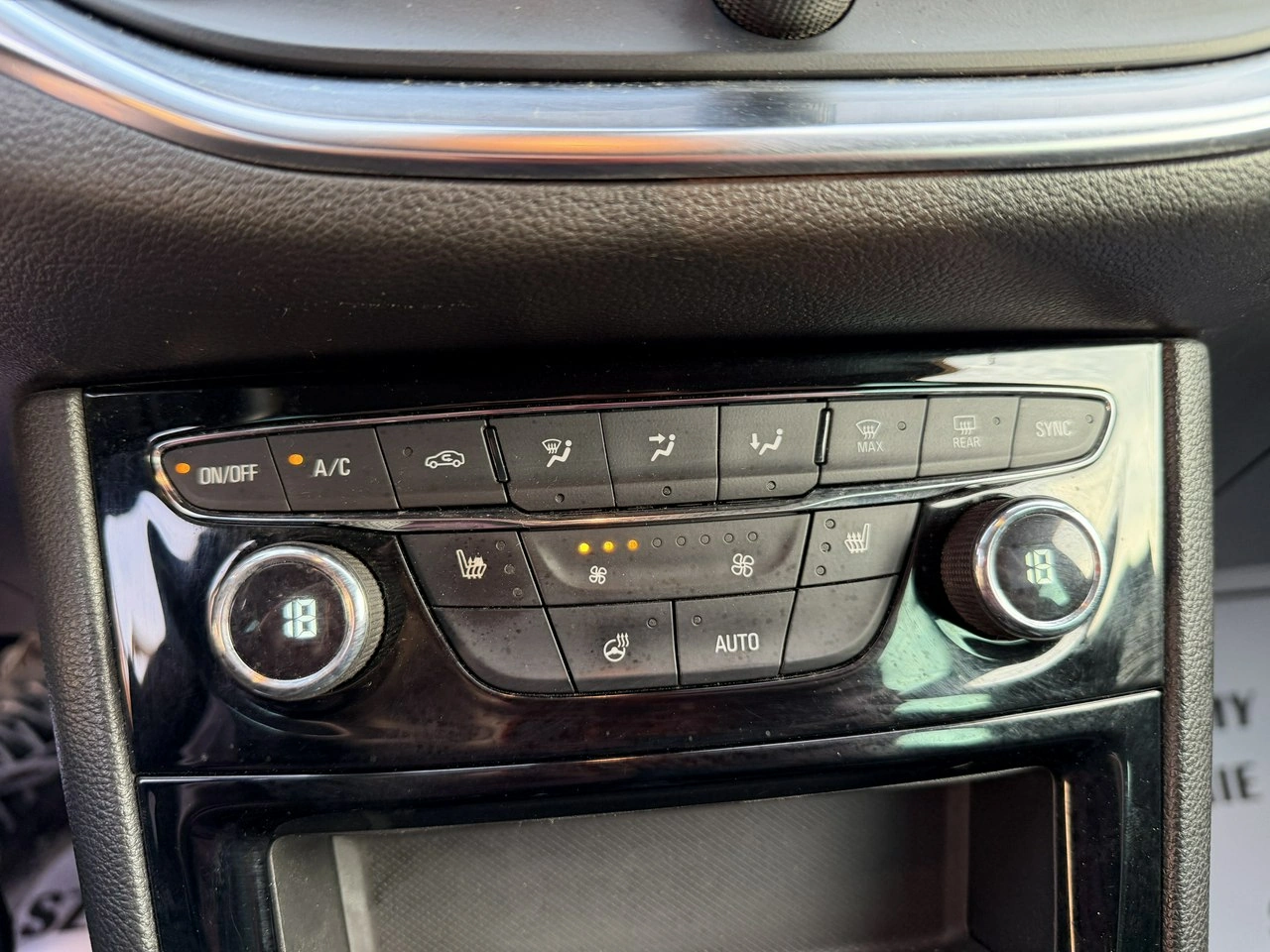 Opel Astra Sports Tourer - Zdjęcie 22