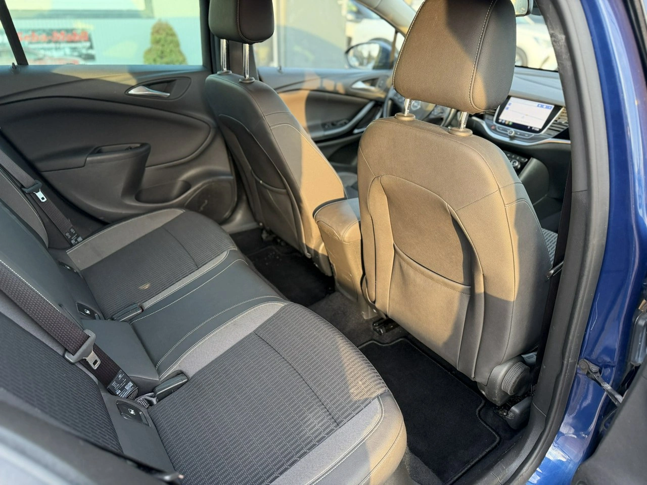 Opel Astra Sports Tourer - Zdjęcie 29