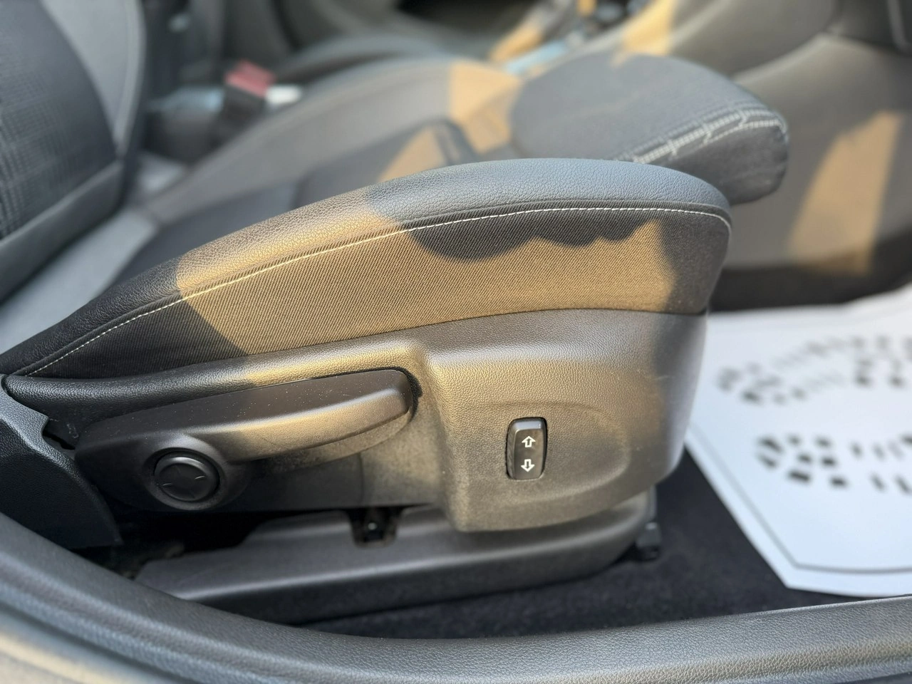 Opel Astra Sports Tourer - Zdjęcie 31