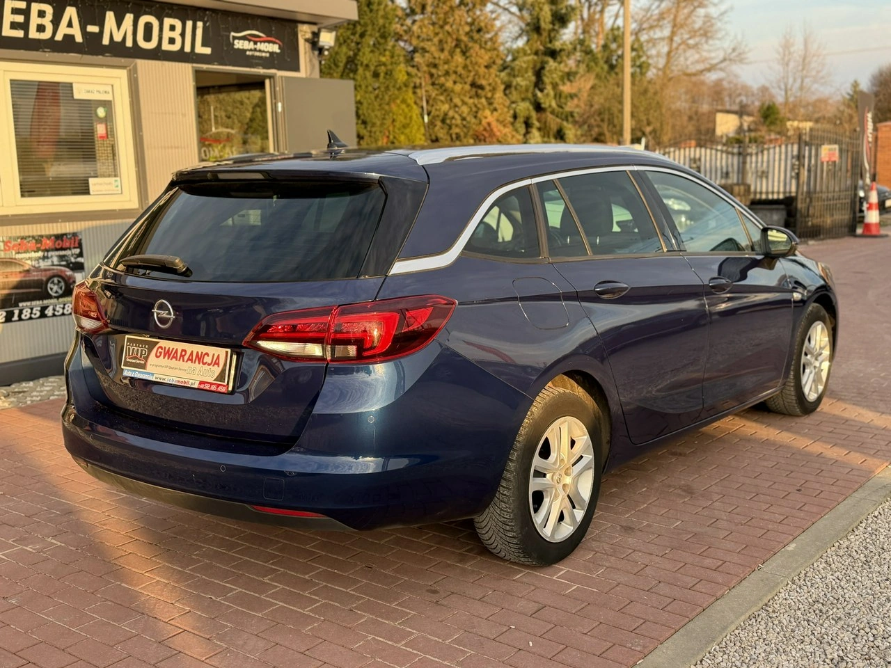 Opel Astra Sports Tourer - Zdjęcie 6