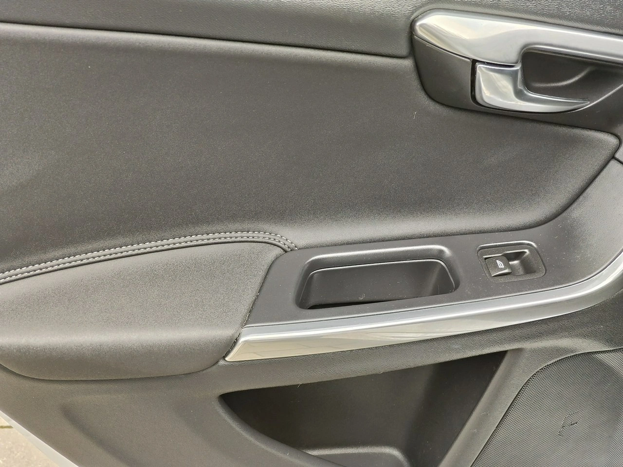 Volvo S60 - Zdjęcie 25