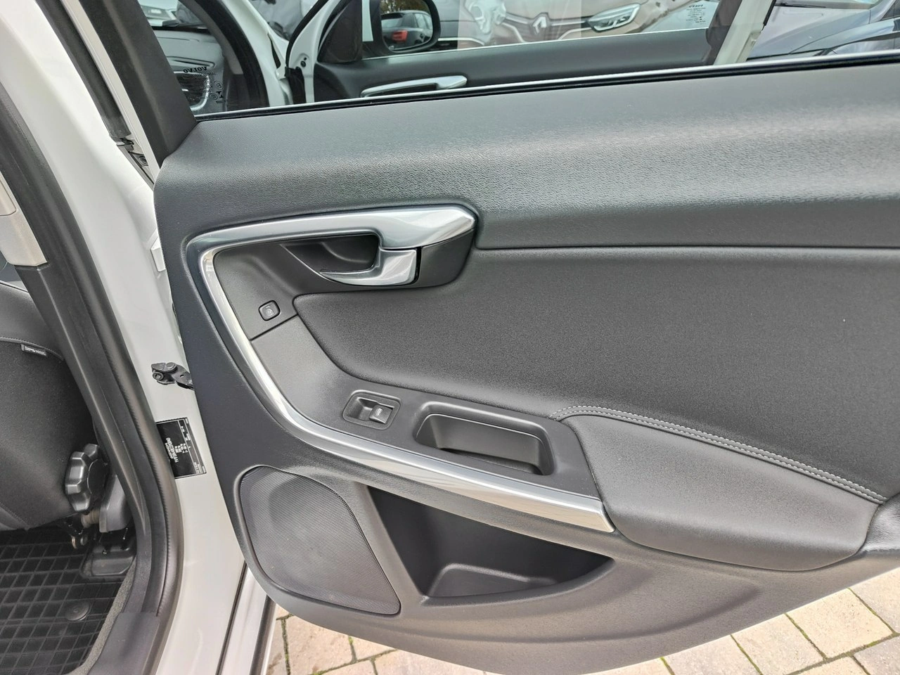 Volvo S60 - Zdjęcie 22