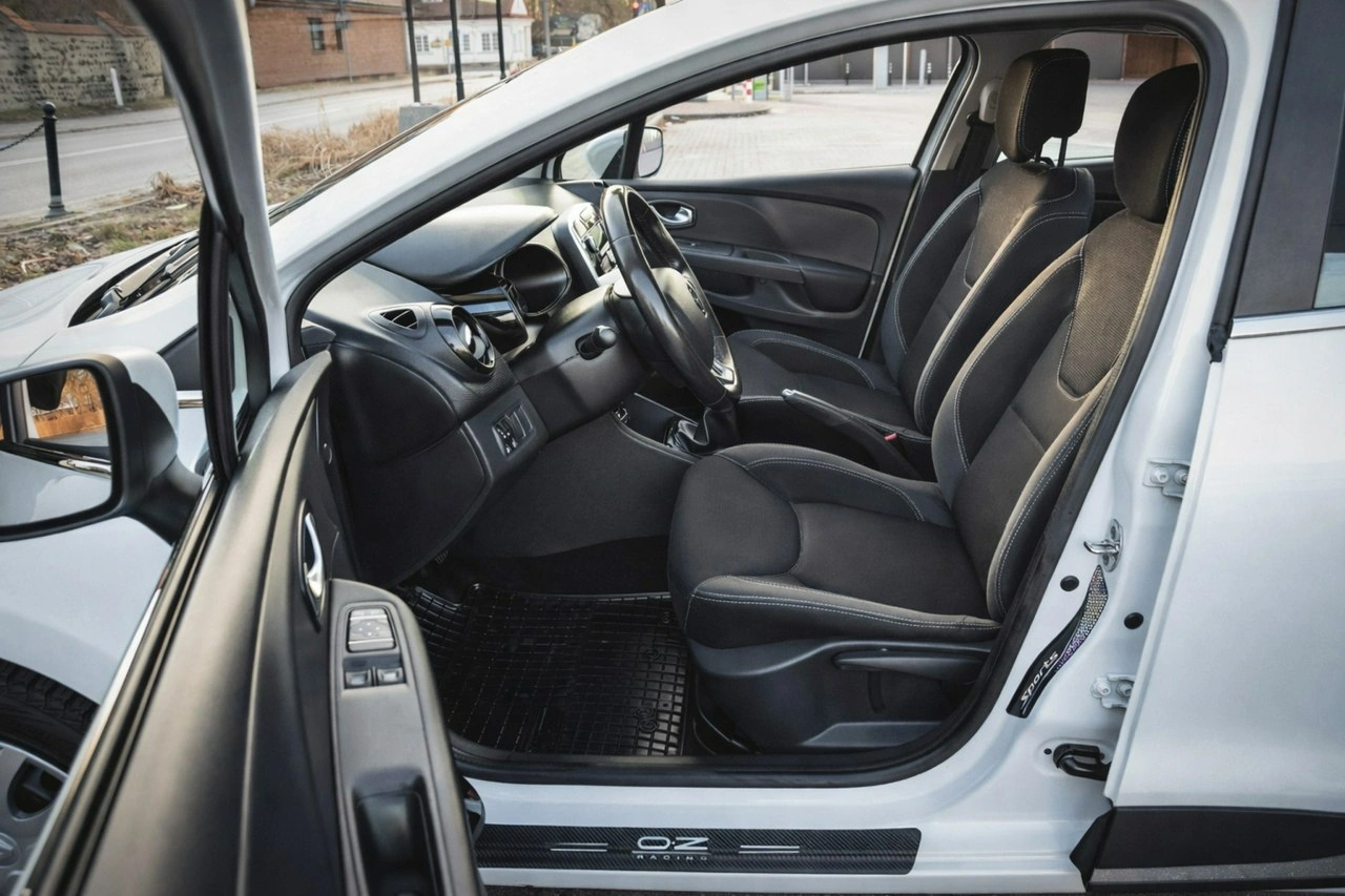 Renault Clio - Zdjęcie 15