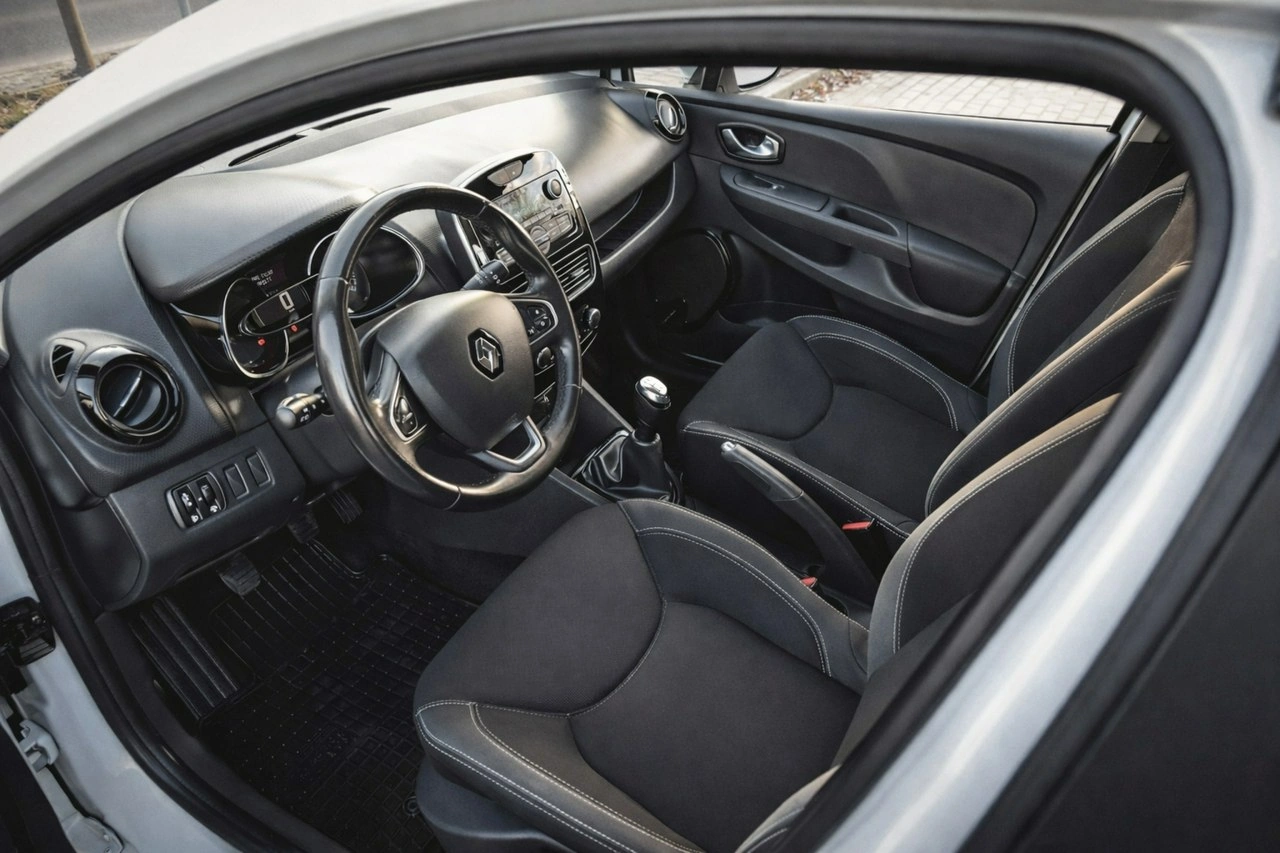 Renault Clio - Zdjęcie 16