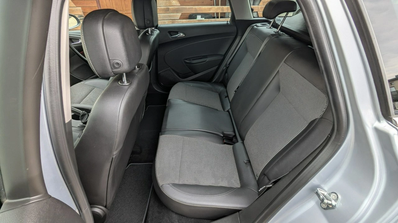 Opel Astra - Zdjęcie 14