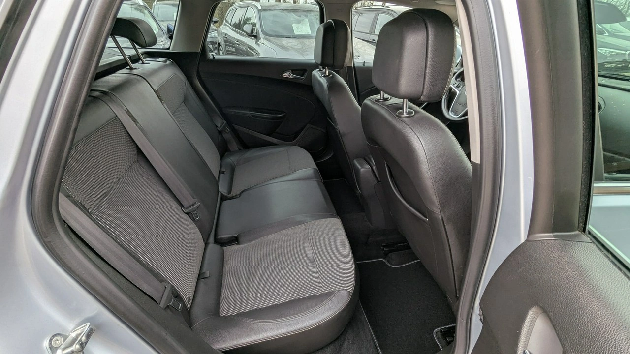 Opel Astra - Zdjęcie 16