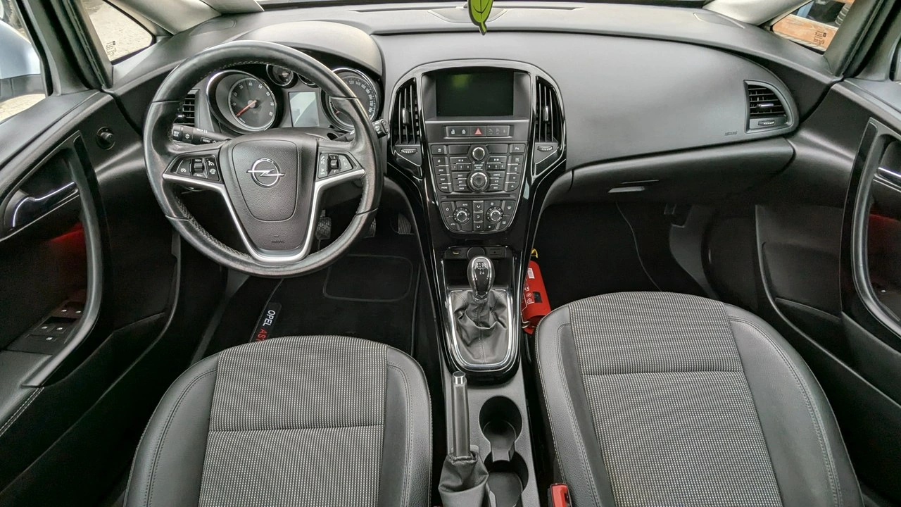 Opel Astra - Zdjęcie 19