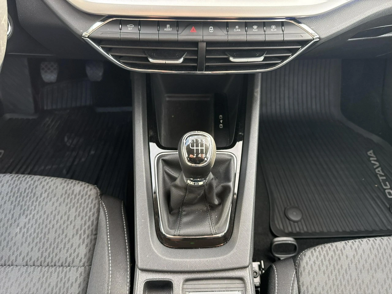 Skoda Octavia - Zdjęcie 24