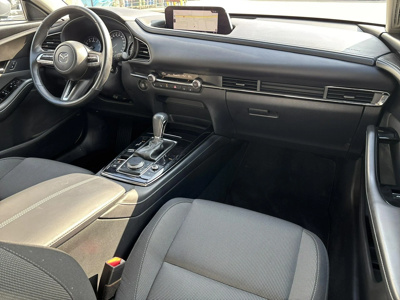 Mazda CX-30 - Zdjęcie 17