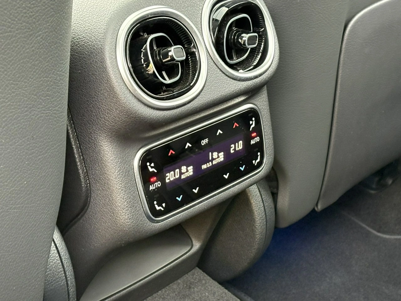 Mercedes GLC 200 - Zdjęcie 10