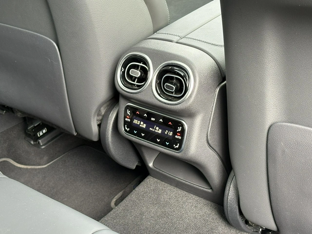 Mercedes GLC 200 - Zdjęcie 14