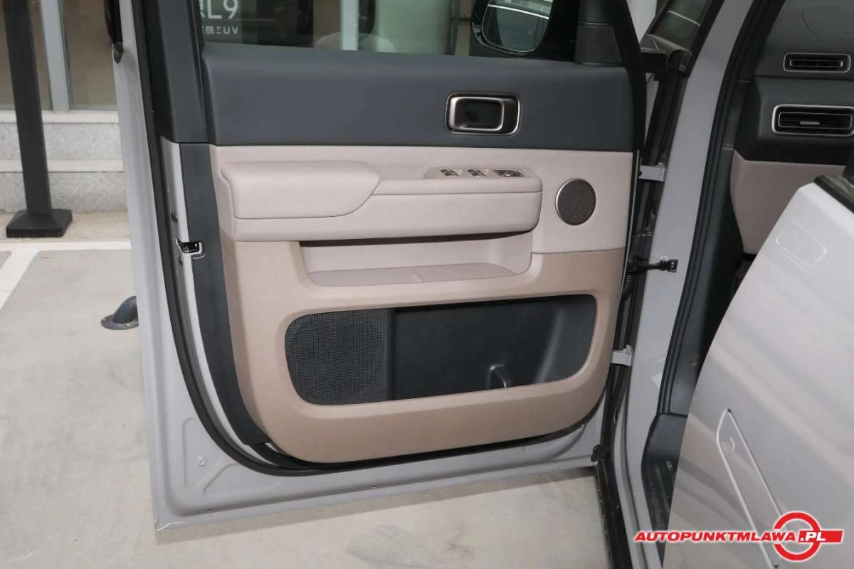 Li Mega - Zdjęcie 12