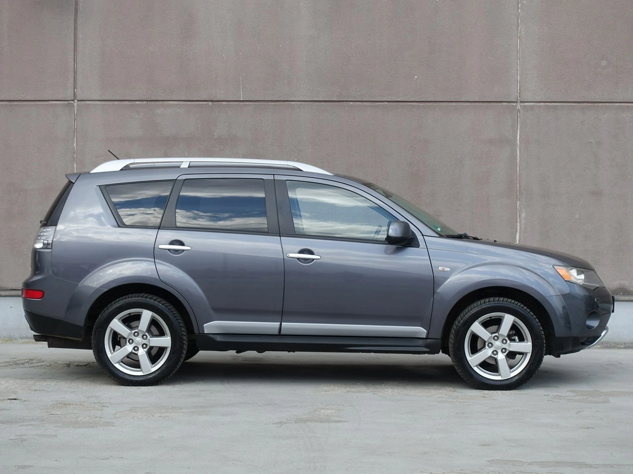 Mitsubishi Outlander - Zdjęcie 2