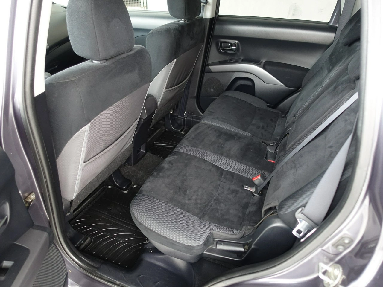 Mitsubishi Outlander - Zdjęcie 13