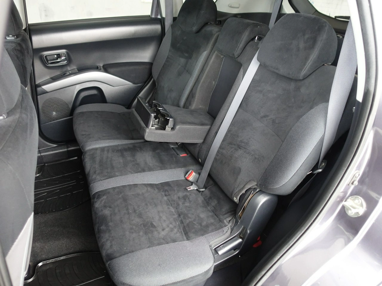 Mitsubishi Outlander - Zdjęcie 14