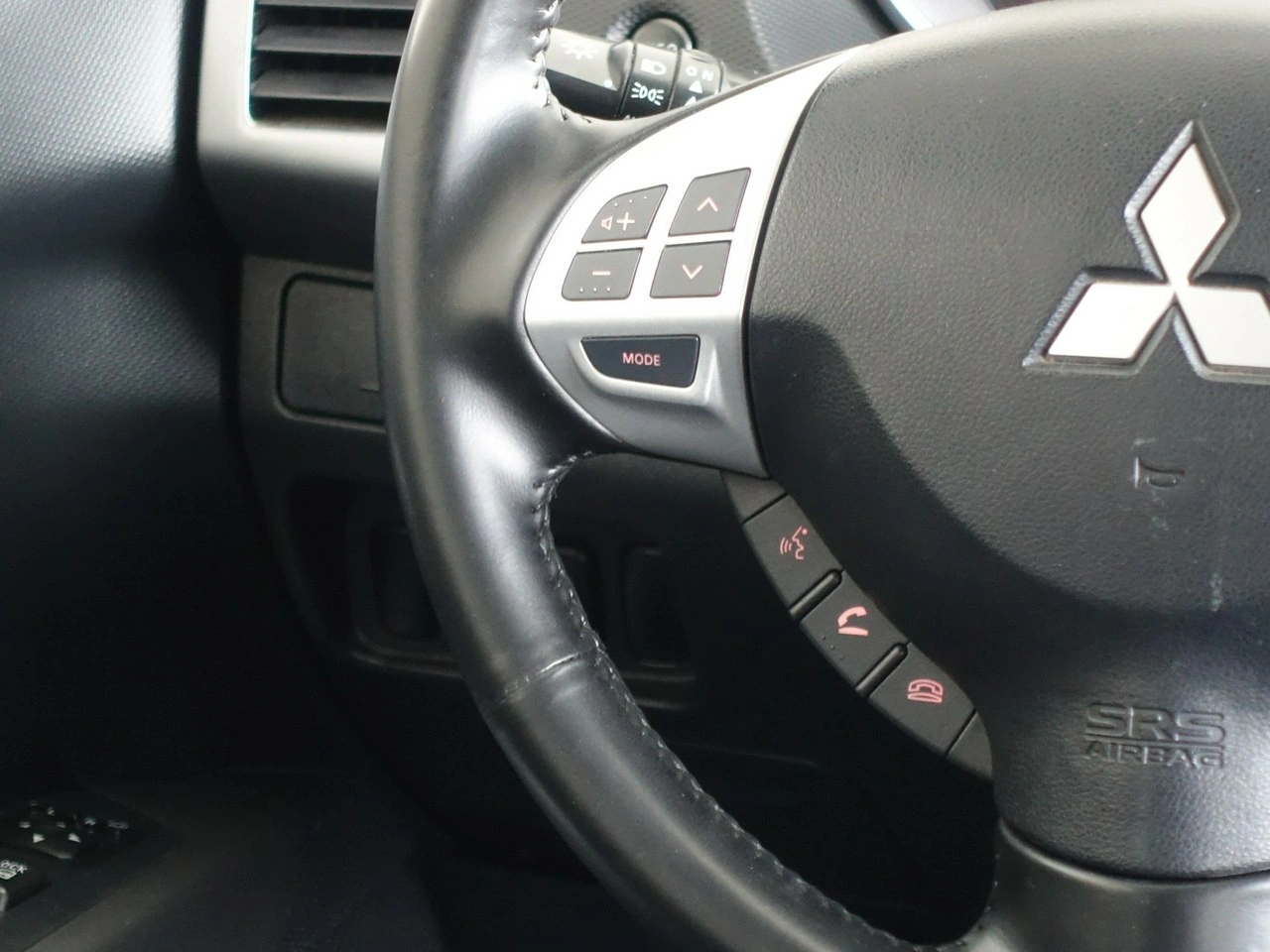 Mitsubishi Outlander - Zdjęcie 24