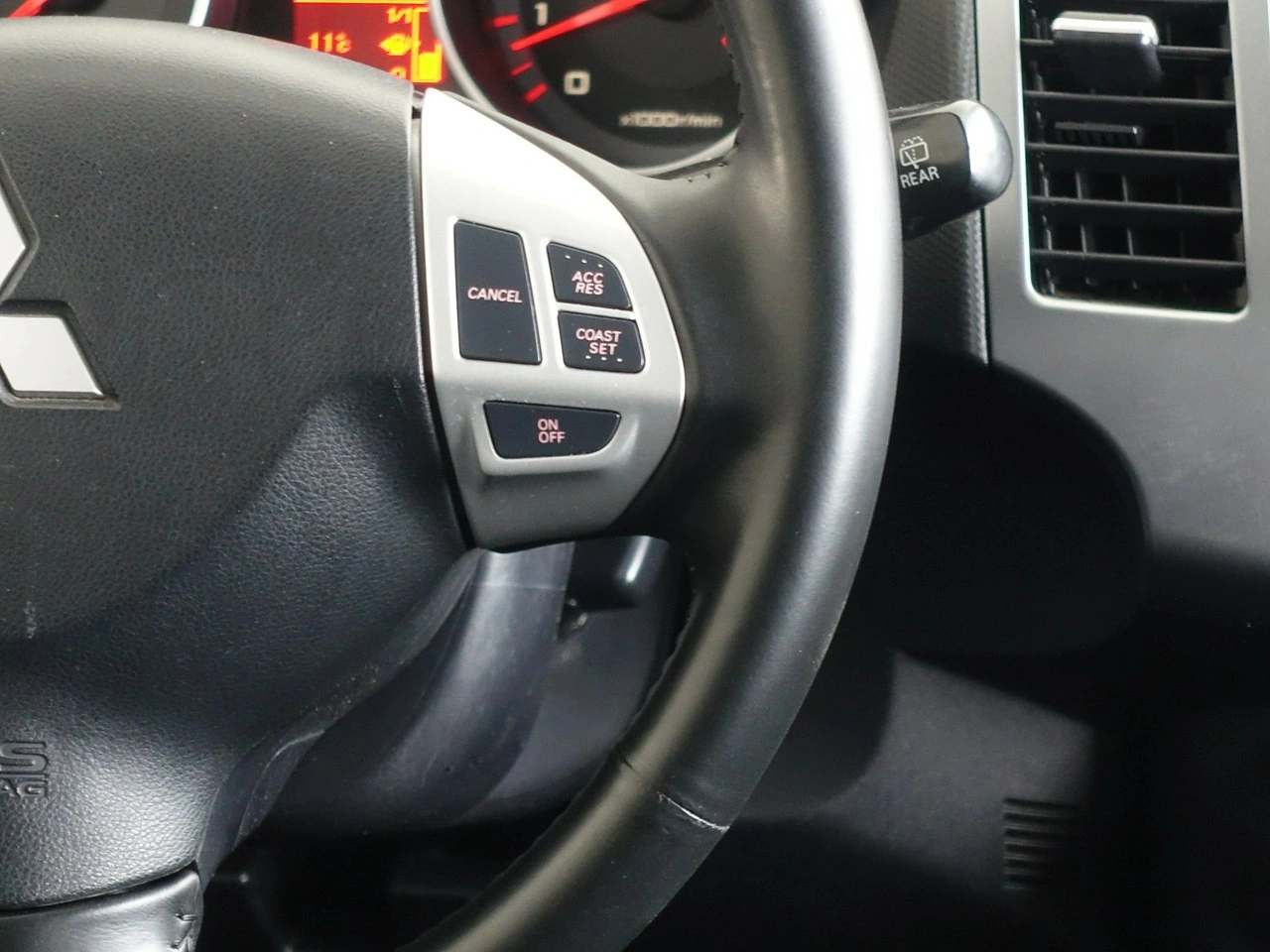 Mitsubishi Outlander - Zdjęcie 25