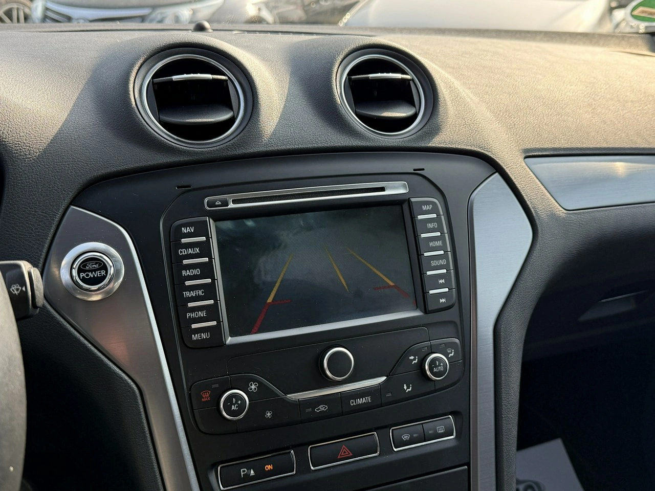 Ford Mondeo - Zdjęcie 21