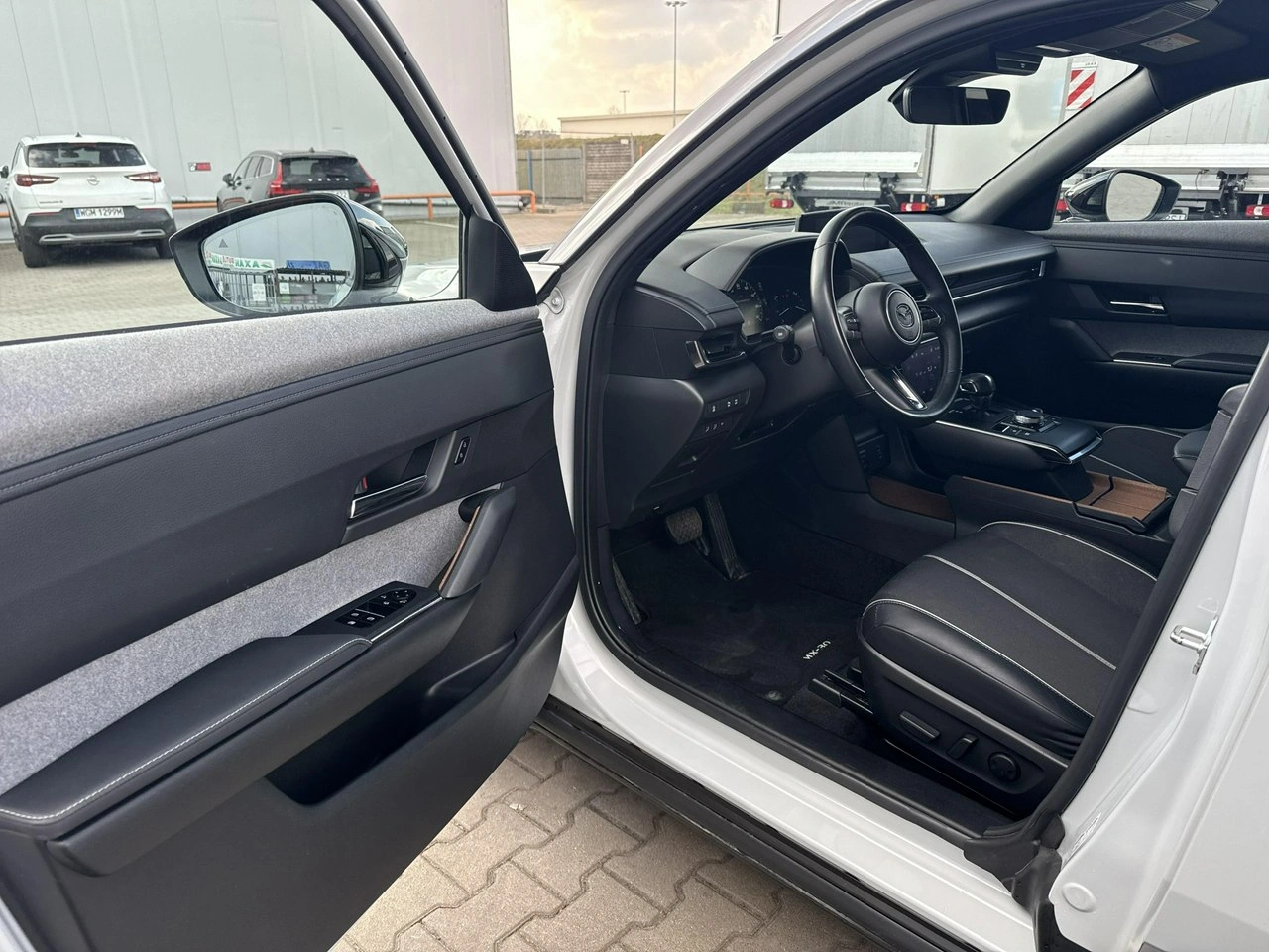 Mazda MX-30 - Zdjęcie 9