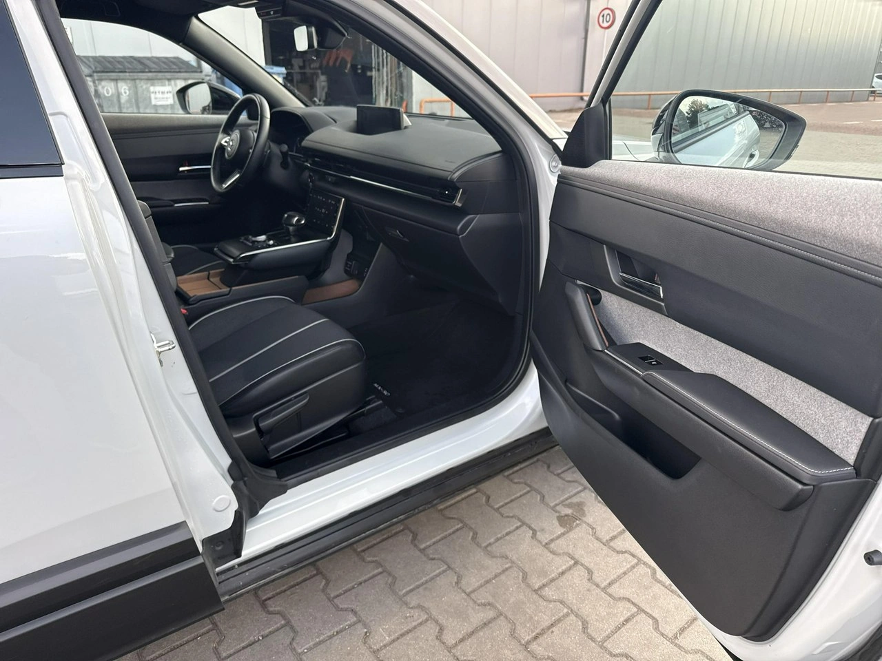 Mazda MX-30 - Zdjęcie 14